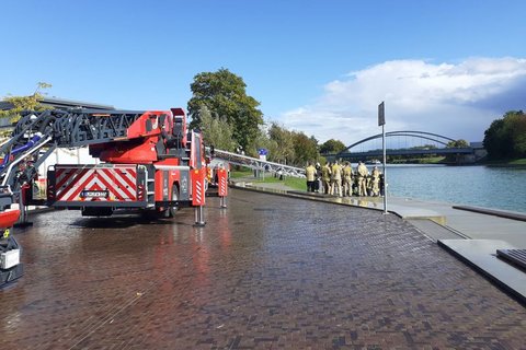 Übung der Freiwilligen Feuerwehr am Kanal in Senden